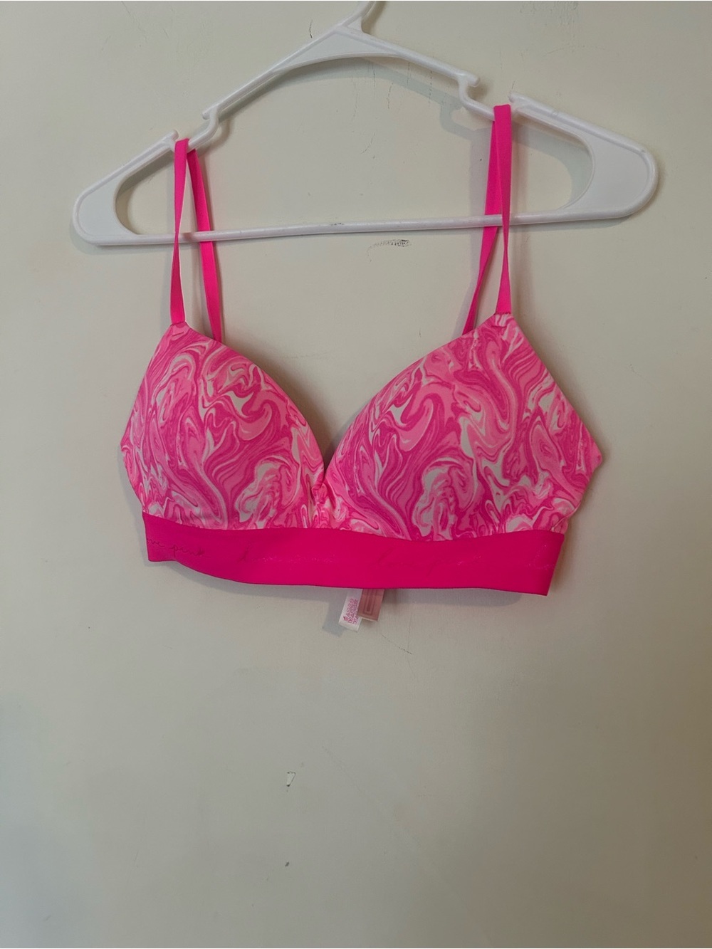 VS PINK WEAR EVERYWHERE WIRELESS PUSH UP BRA 34C Neon Pink